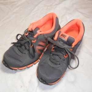 nike dual fusion st2 orange and black  y5